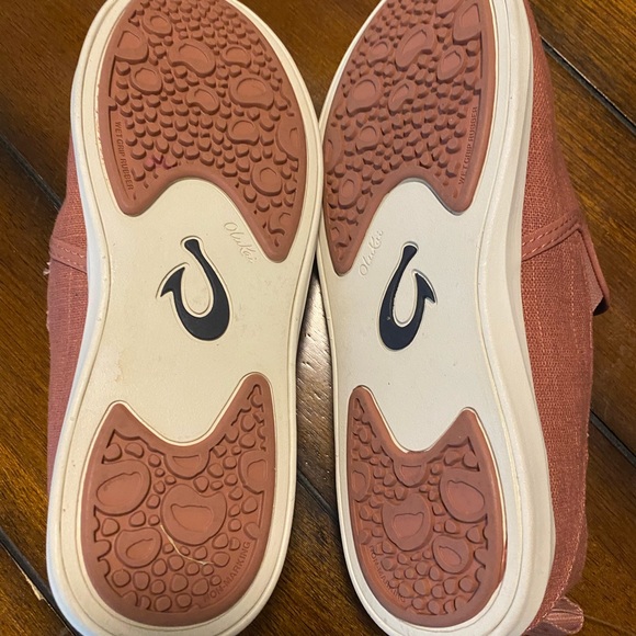 Olukai Slip Ons NWOT - Picture 2 of 3